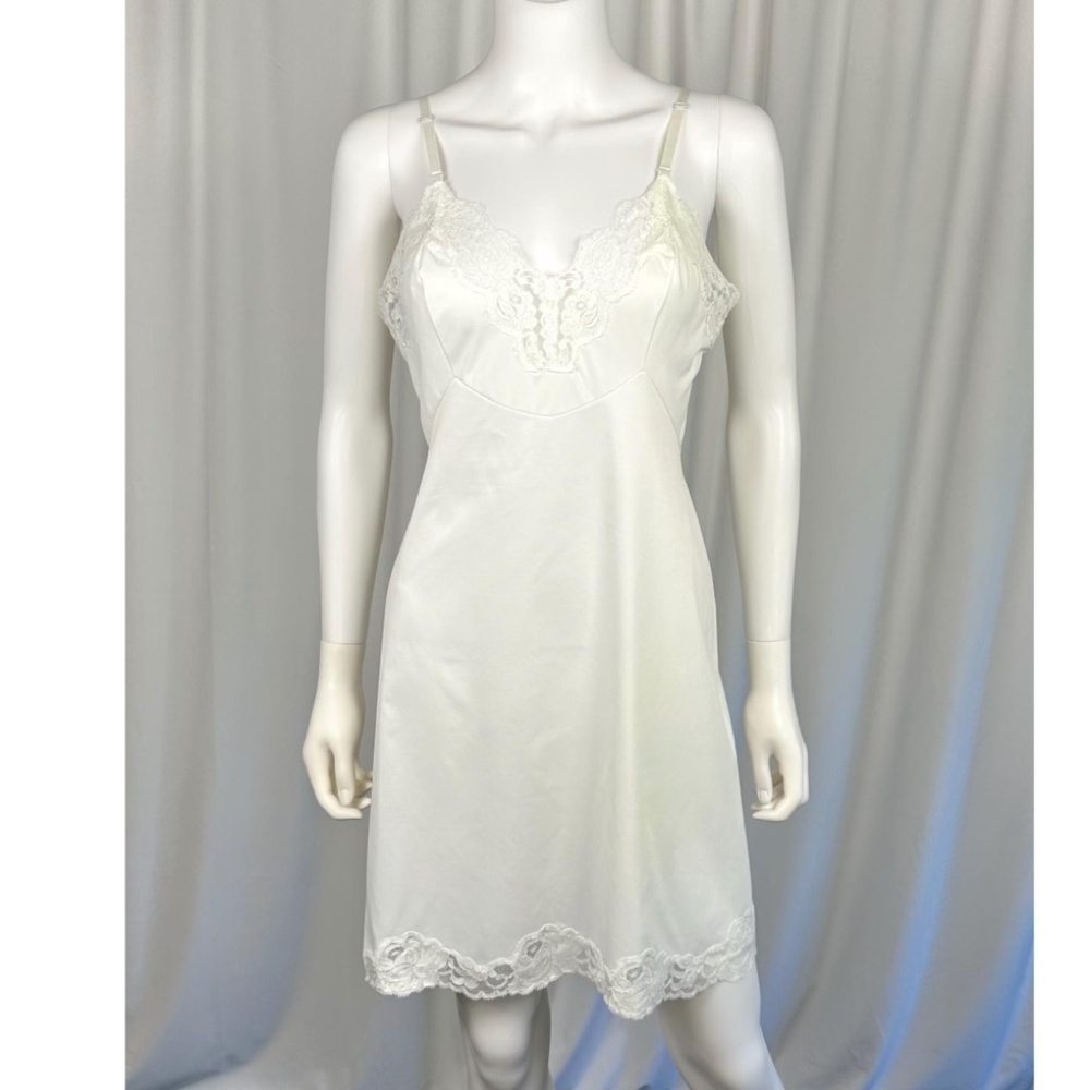 Vintage Vanity Fair Bridal White Slip Dress with Floral Lace Trim • Small